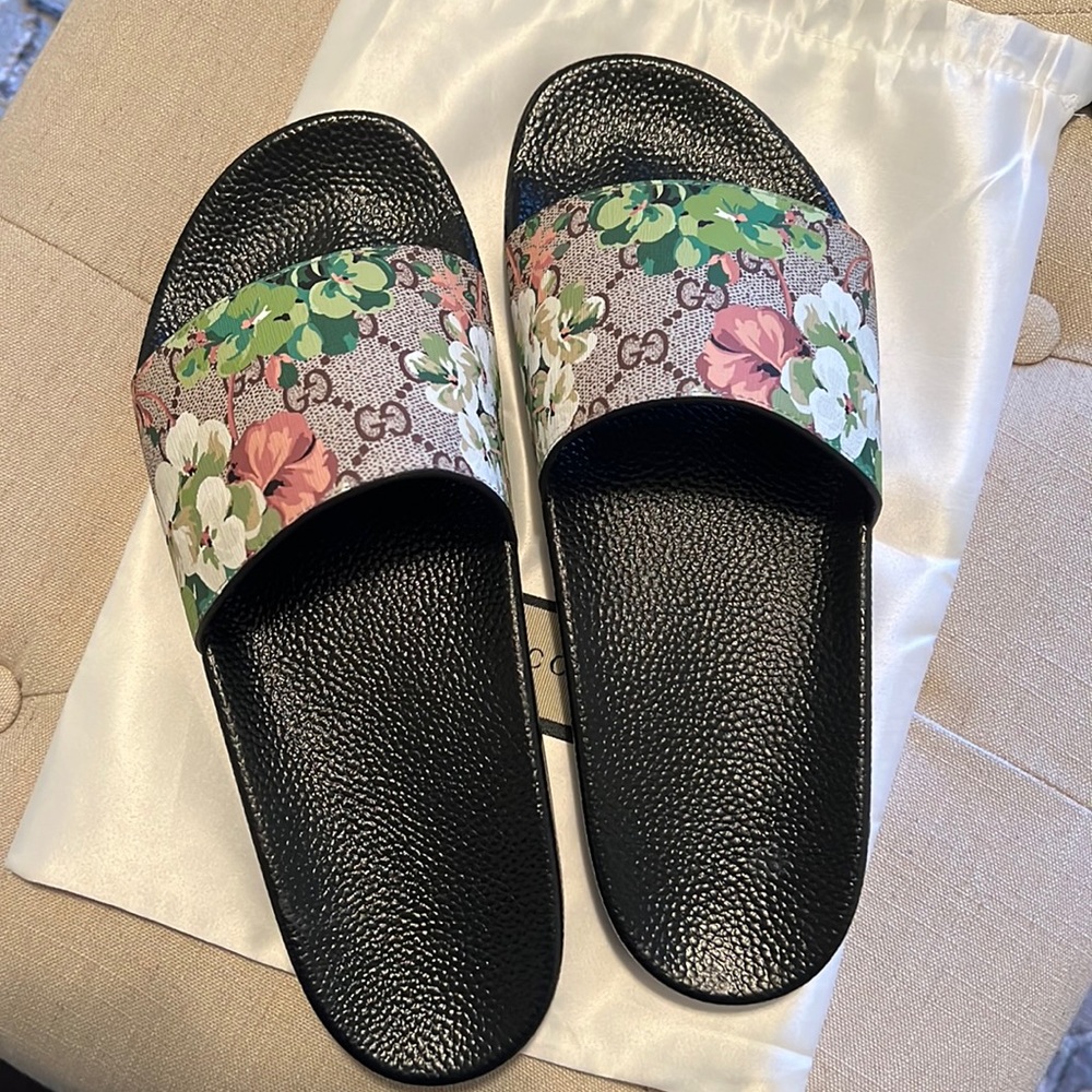 Gucci Bloom Floral Slides - Like New!